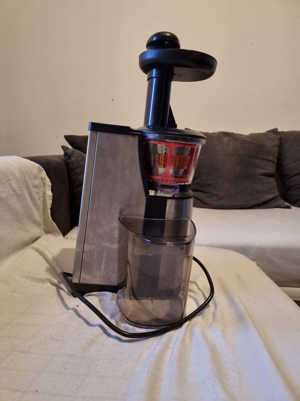 Extracteur de jus en tr&egrave;s bon &eacute;tat prix a deb Cuisine