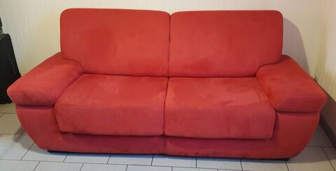 Canap� 3 places �tat neuf -
300 Ch�teauneuf-du-Rh�ne (26)