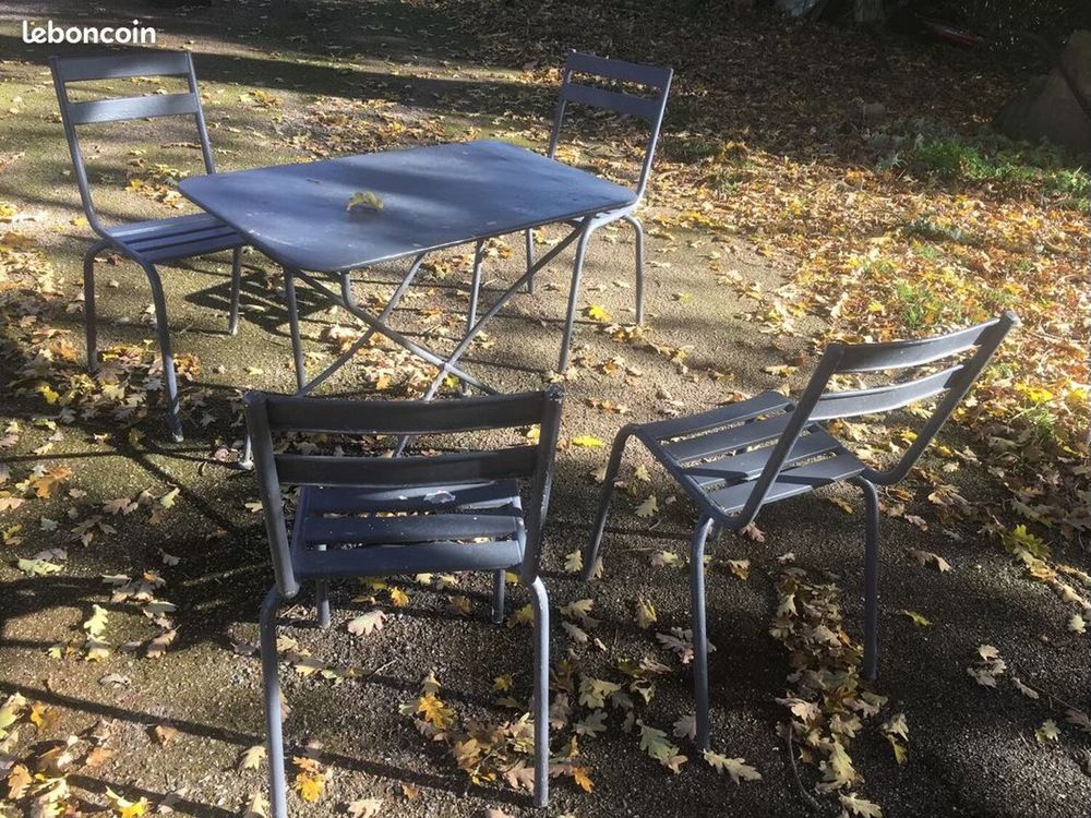 Salon de jardin ancien en fer / table / chaise Meubles