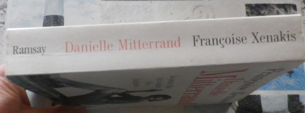 DANIELLE MITTERRAND La petite fille qui voulait &ecirc;tre Antigon Livres et BD