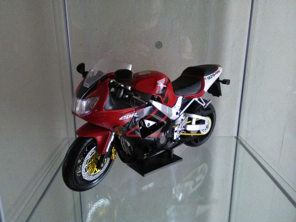 Mod&egrave;les r&eacute;duits 1/6 - moto Jeux / jouets