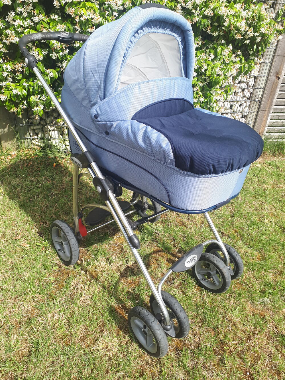 Landau , poussette , chaise haute , ect.. Puriculture