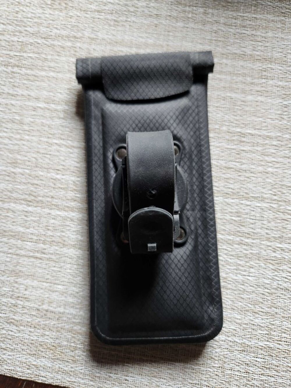 support t&eacute;l&eacute;phone portable attache guidon au prix de 18€ Vélos