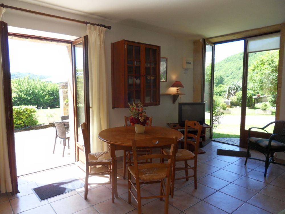   Duplex 2 CHAMBRES -bord rivière, LASCAUX-SARLAT Aquitaine, Saint-Léon-sur-Vézère (24290)
