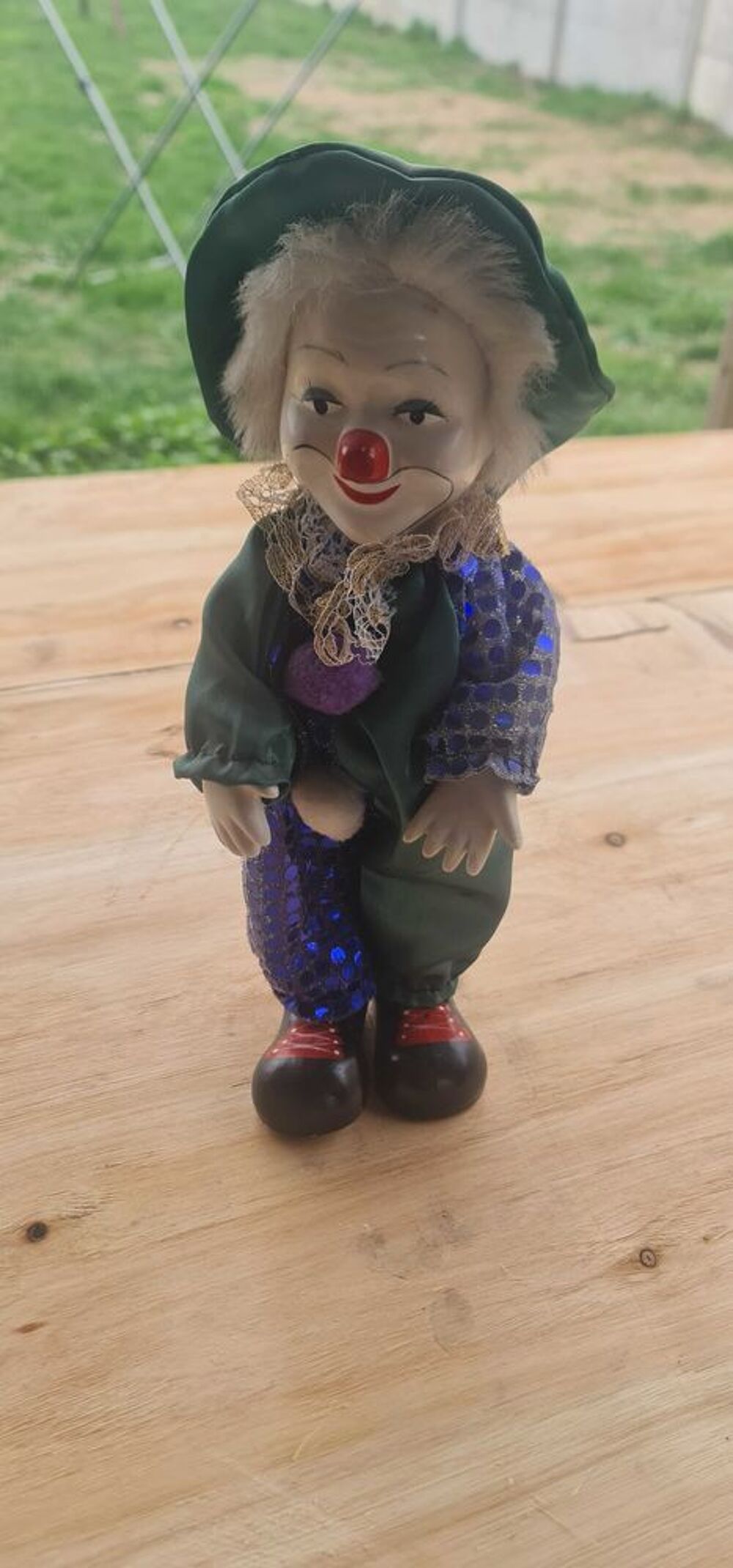 poup&eacute;e clown automate 