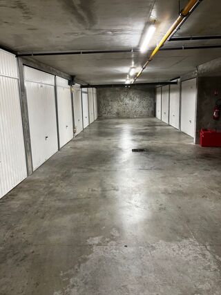  Parking / Garage  vendre 24 m