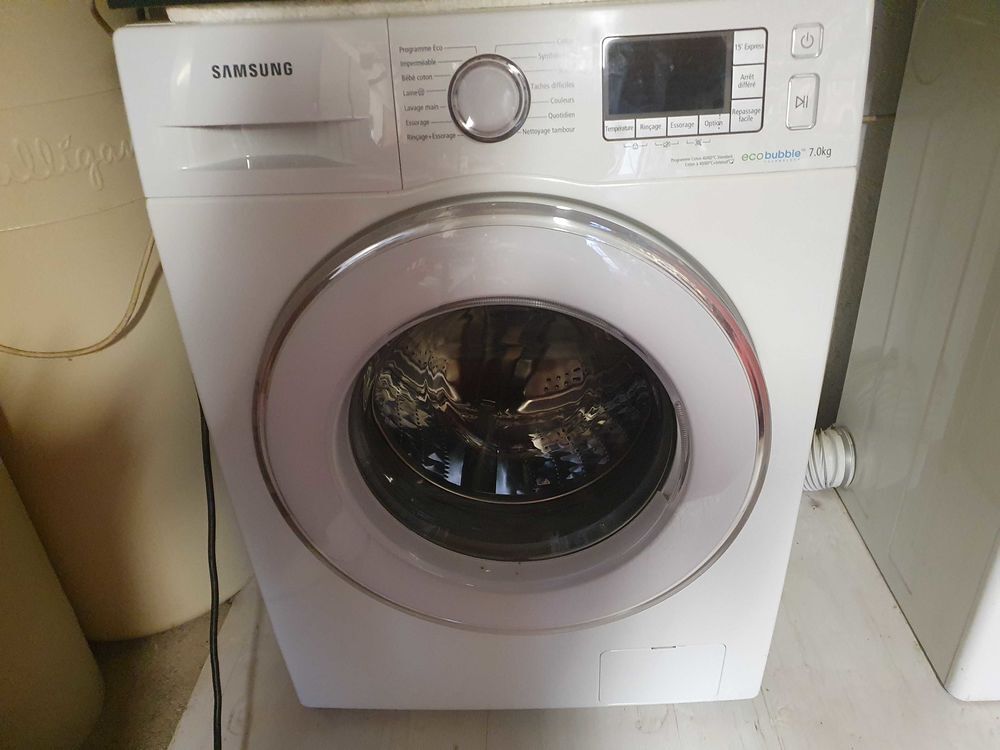 machine &agrave; laver SAMSUNG + S&egrave;ches linge Electroménager