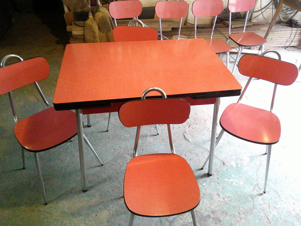 Tables chaises en formica vintage Meubles