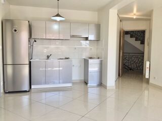  Appartement à louer 2 pièces 45 m²