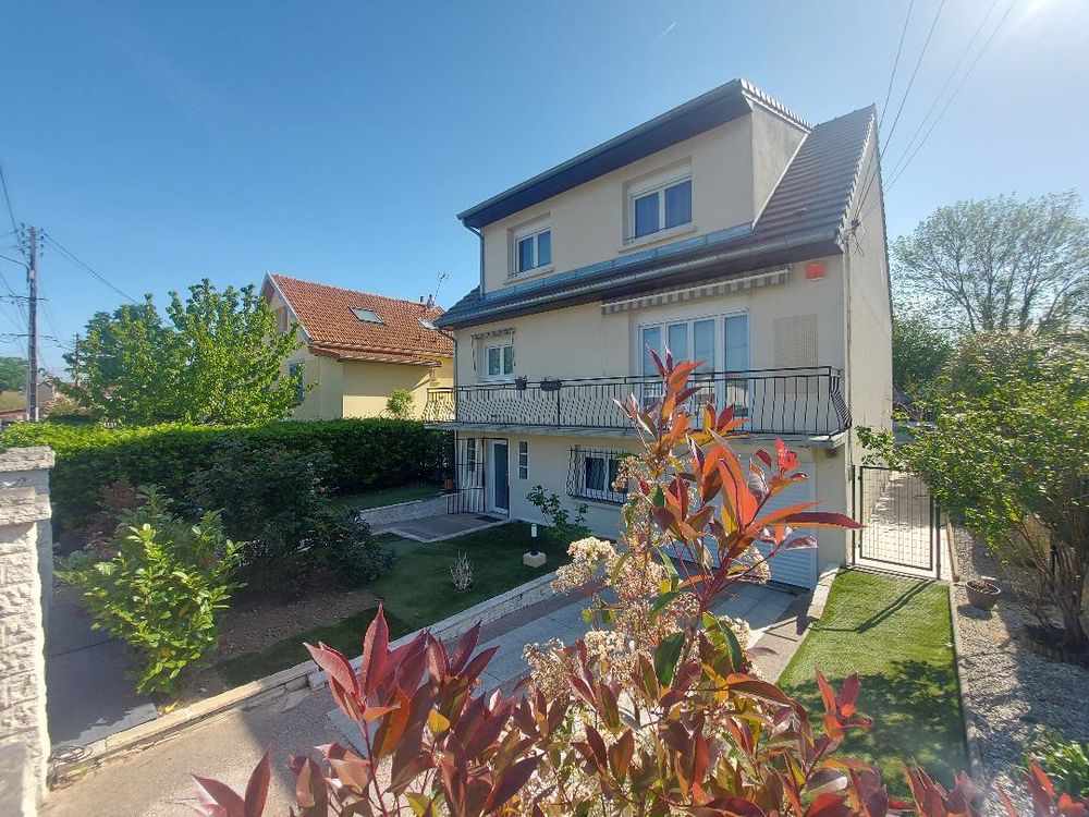 Vente Maison maison 190 m2 8 pièces 5 chambres Chelles