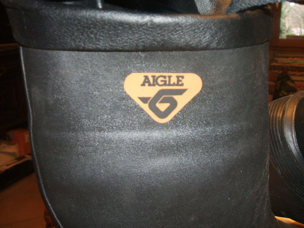 BOTTES NEUVES G.F DE MARQUE AIGLE TAILLE 45.
Chaussures