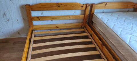 2 lits 90x190 en pin massif 150 Boëseghem (59)