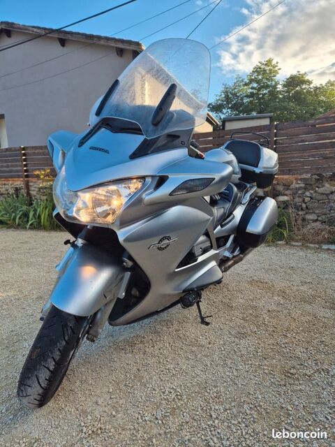 Moto HONDA 2005 occasion Le Creusot 71200
