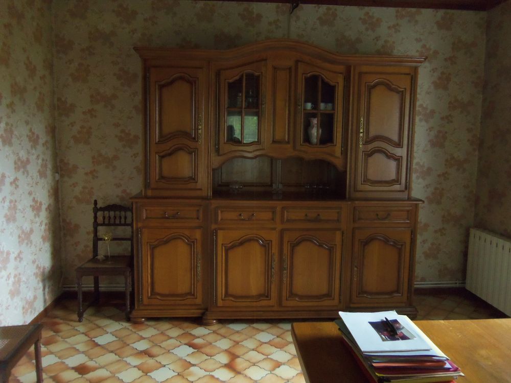 MEUBLE AVEC VITRINE Meubles
