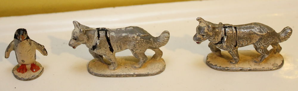 Figurines quiralu pole chien , pingouin et esquimau Jeux / jouets