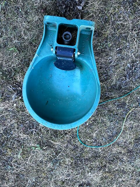 Abreuvoir automatique cheval
La buvette 25 77300 Fontainebleau