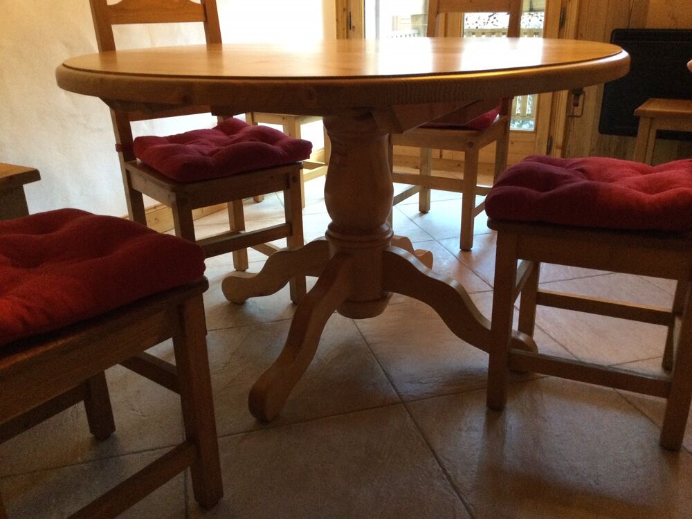 TABLES
Meubles