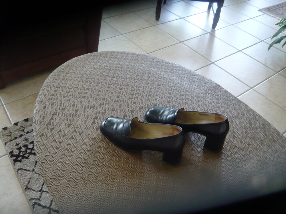 Mocassins beau cuir noir, pointure 36, 8  Chaussures
