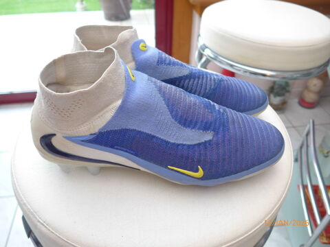 chaussures de foot NIKE PHANTOM 6 high ELITE FG pointure 41 99 Moreuil (80)