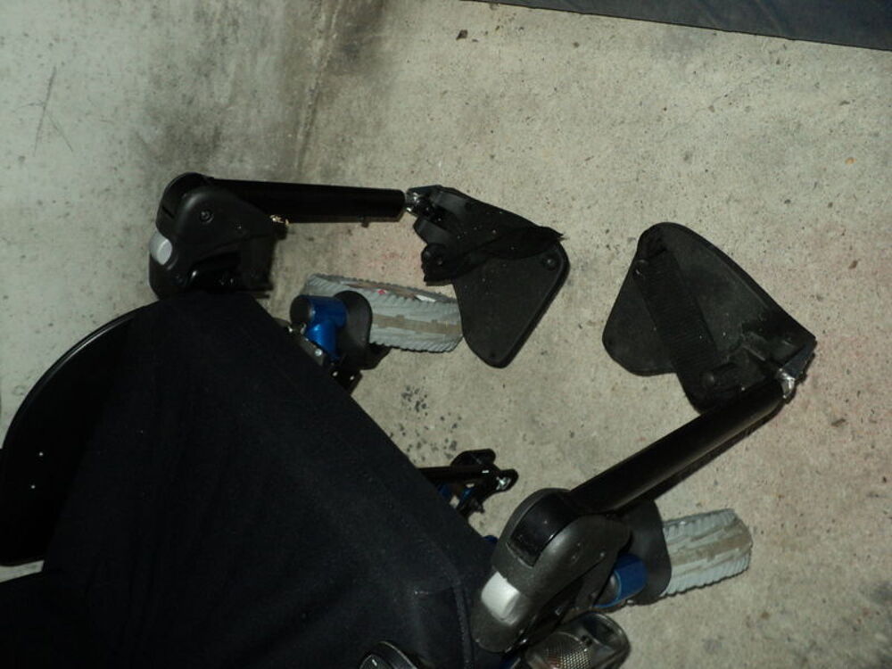 FAUTEUIL ROULANT ELECTRIQUE Meubles