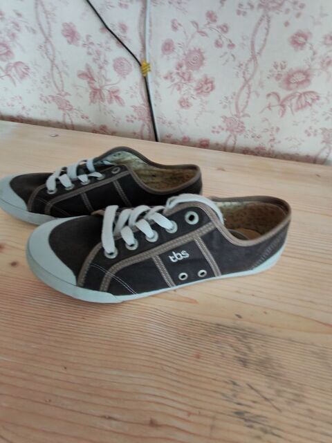 Baskets toiles grises marque TBS Taille 42 27 Montluçon (03)