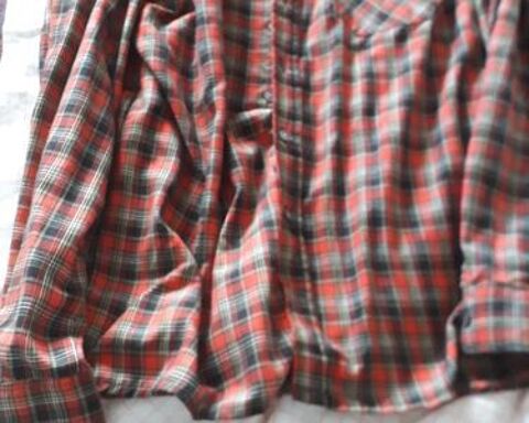 chemise rouge a carreaux neuf 14 Argels-sur-Mer (66)