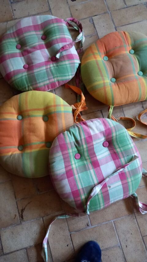 4 coussins diff�rents 20 Nogent-le-Rotrou (28)