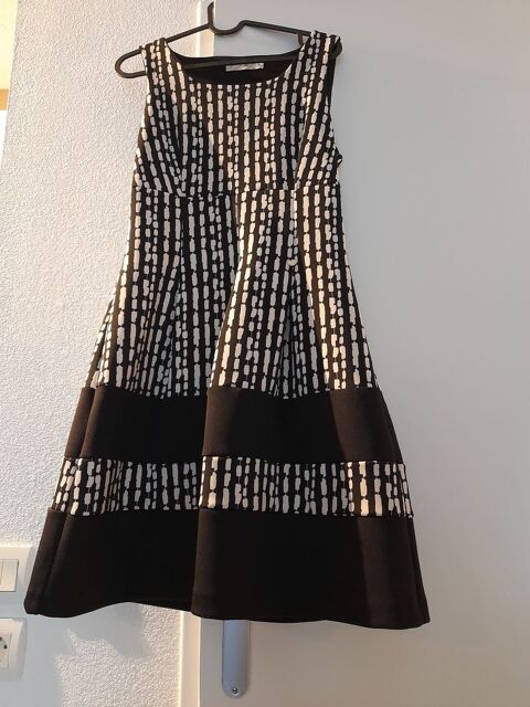 Robe noire et blanc.rinascimento 14 Montpellier (34)