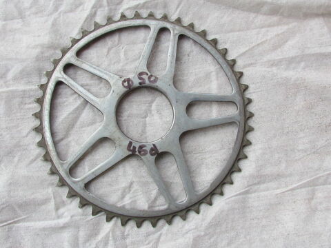 Couronne de p�dalier viss�e 8 Tignieu-Jameyzieu (38)