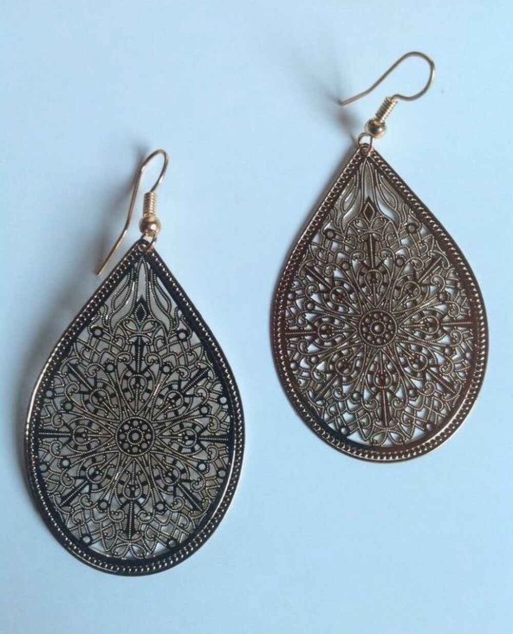 BOUCLES OREILLES DORE?E GOUTTE 3,5cm Envoi Possible Bijoux et montres