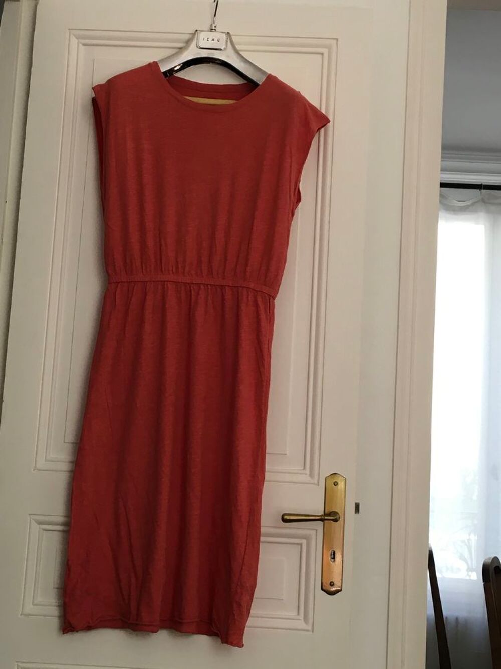 Robe l&eacute;g&egrave;re Vêtements