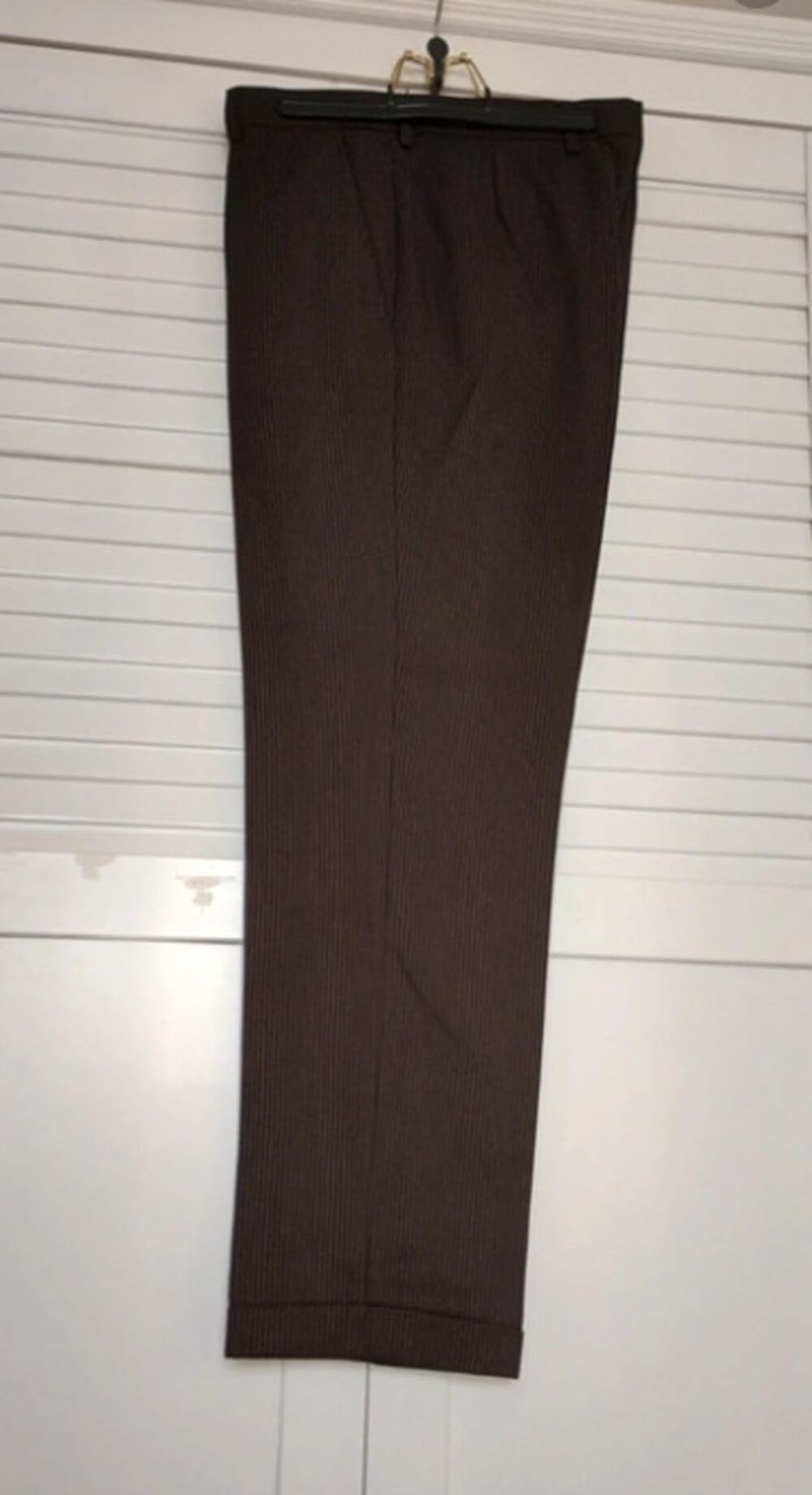 Ensemble de Costume Marron Fonc&eacute; avec de Fines Rayures Vêtements