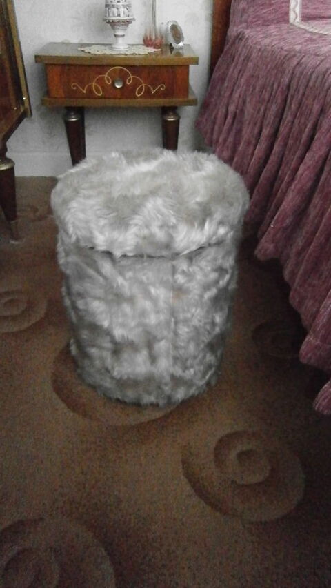 poufs 8 Saint-Quentin (02)