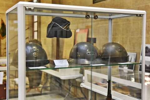 35 me Salon des Armes Anciennes et des Souvenir Militaires 0 Quimper (29)