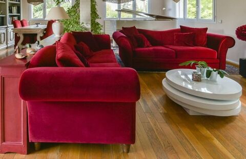 Ensemble de 2 canaps en velours rouge. 1500 Nointel (95)