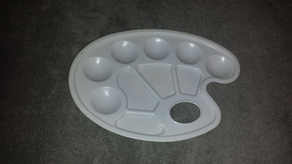 PALETTE DE PEINTRE EN PLASTIQUE Bricolage