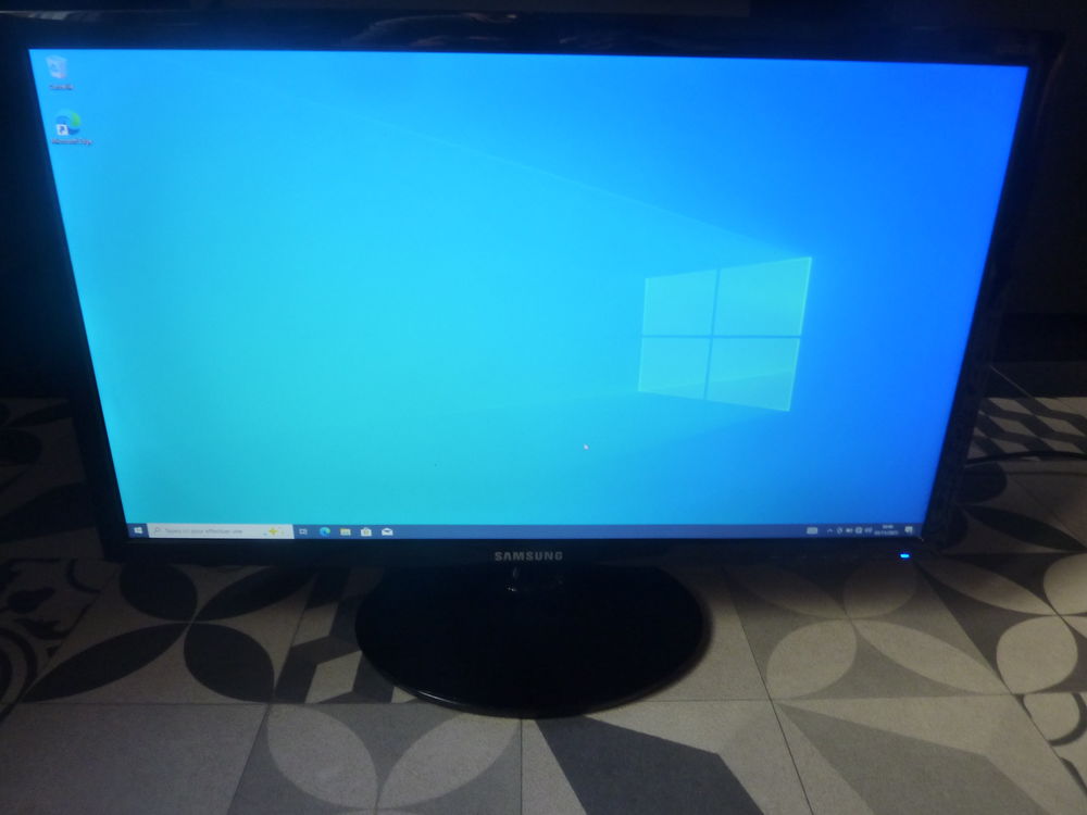 &Eacute;cran Samsung S24D330H 24 Pouces Matériel informatique
