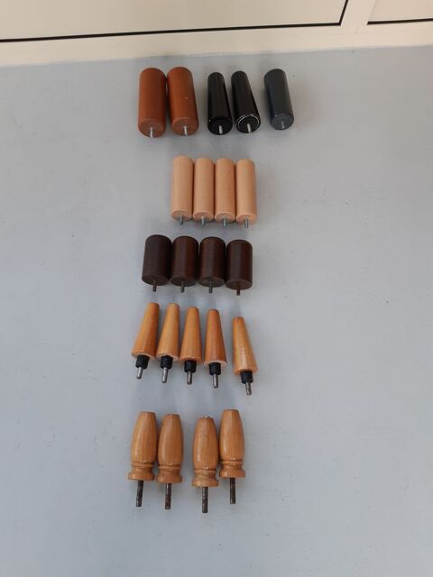 Lots Pieds de Lit Diff�rentes Tailles. 10 Le Vernois (39)