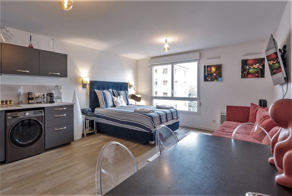 Location Appartement 1 pièce meuble Paris 20