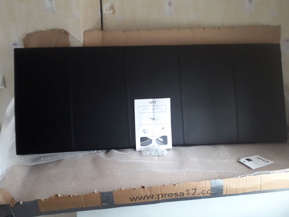 TETE DE LIT NOIRE NEUVE Meubles