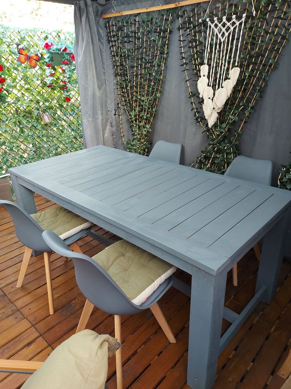 salon de jardin +coussins+table + 4 chaises Meubles