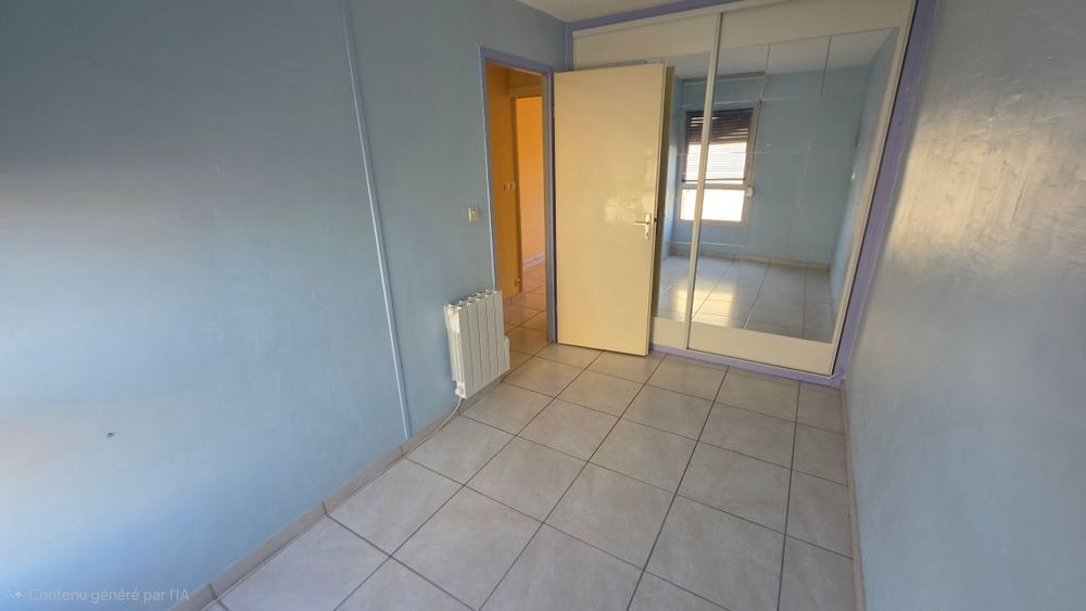 Vente Appartement LE CAP D'AGDE: Situé secteur PORT : Grand 2 pièces TRAVERSANT ( Vue latérale port ), situé au 2ème étage. Le cap d agde