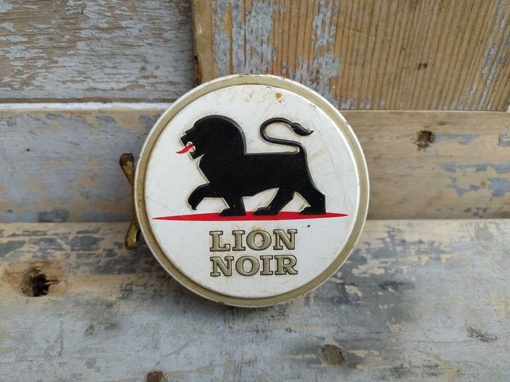 Anciennes Boites Publicitaires Cirage Lion Noir 
