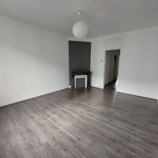  Appartement à louer 2 pièces 64 m²