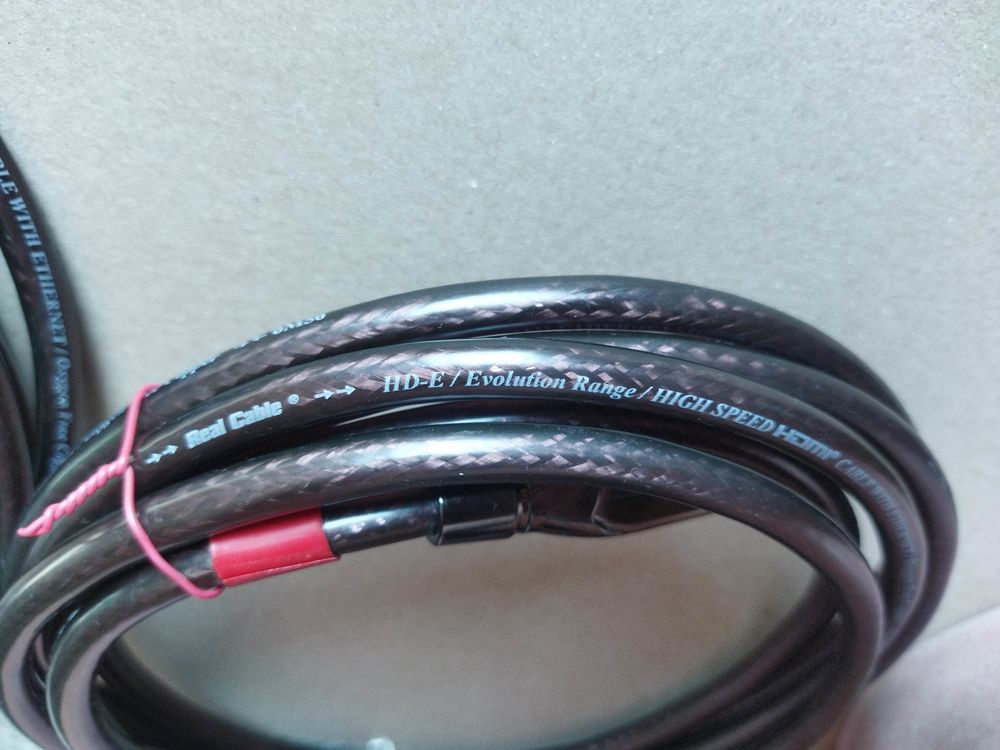 
c&acirc;bles HDMI + optique Audio et hifi