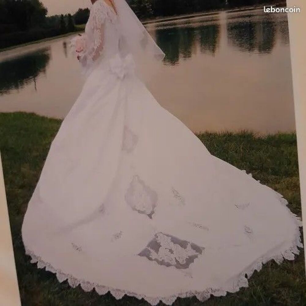 robe de mari&eacute;e avec accessoires Vêtements