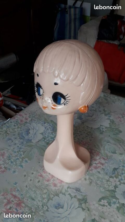 T�te � chapeau TWIGGY vintage. 150 Flers-en-Escrebieux (59)