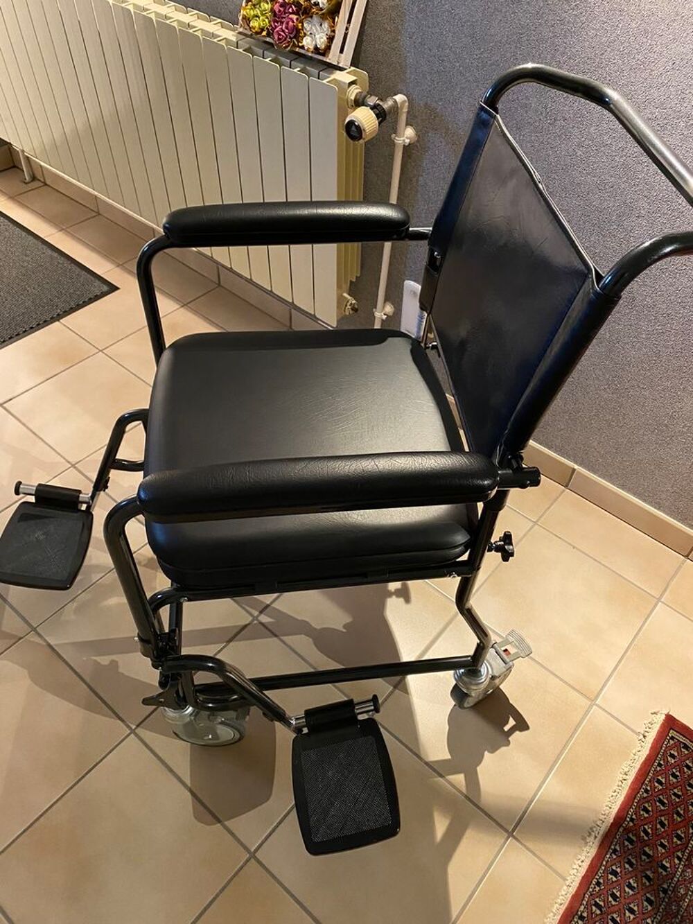 Fauteuil de transfert en excellent &eacute;tat Meubles