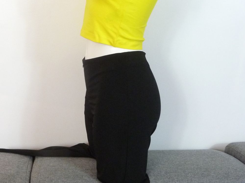 Pantalon Droit Noir &agrave; Fines Rayures Noir- Yumi Mazao Vêtements
