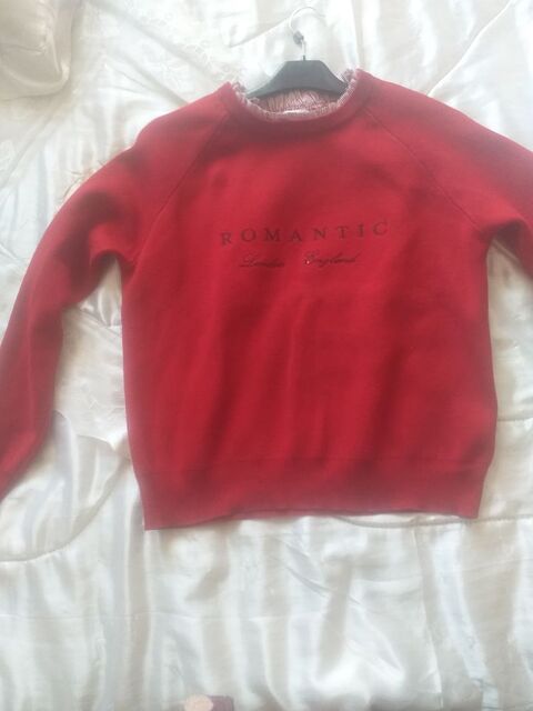 pull femme taille M art love paris 3 Chaumont (52)